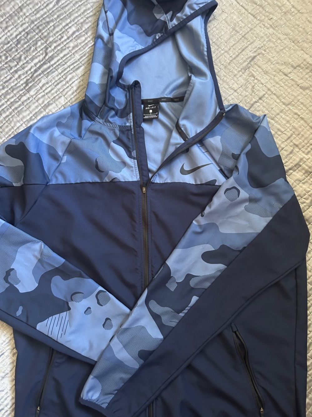 Nike Men’s Navy and Light Blue Camo Hooded Performance Jacket